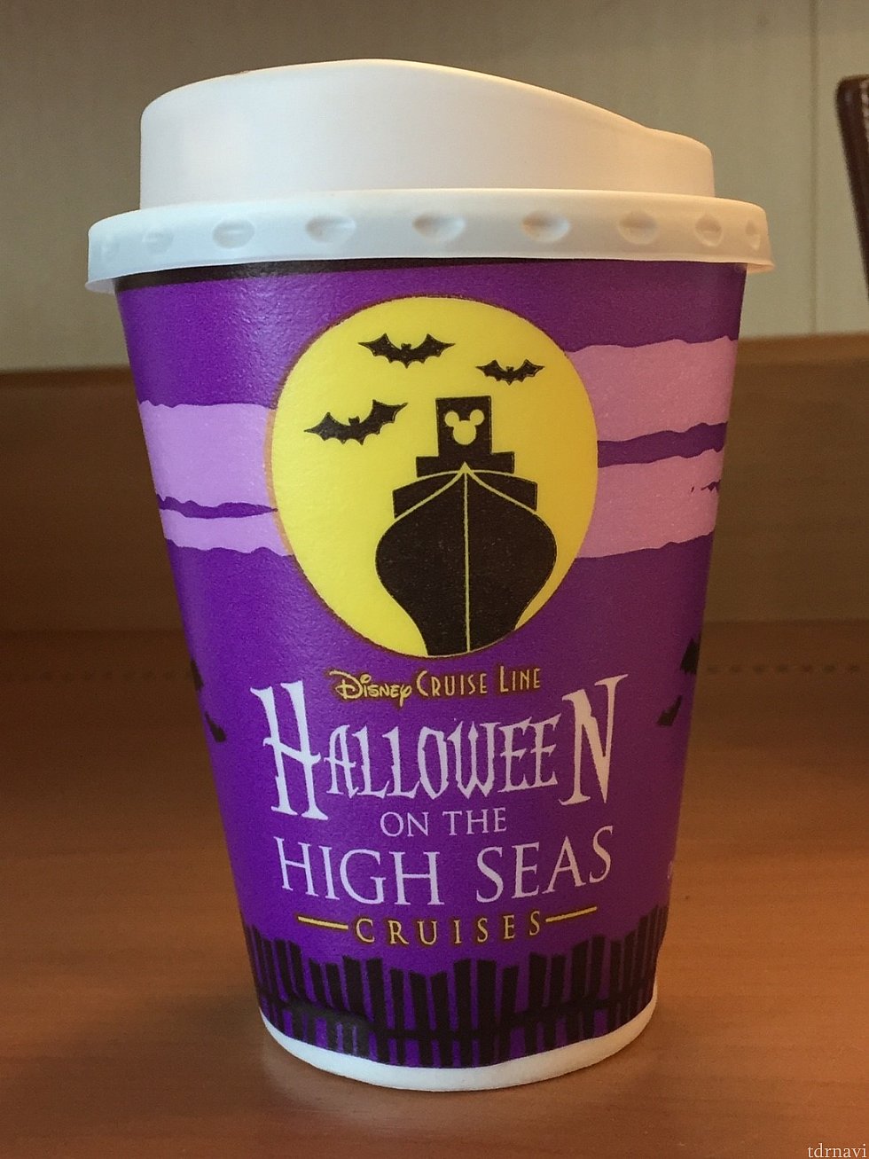 ハロウィンシーズンのドリンクカップ