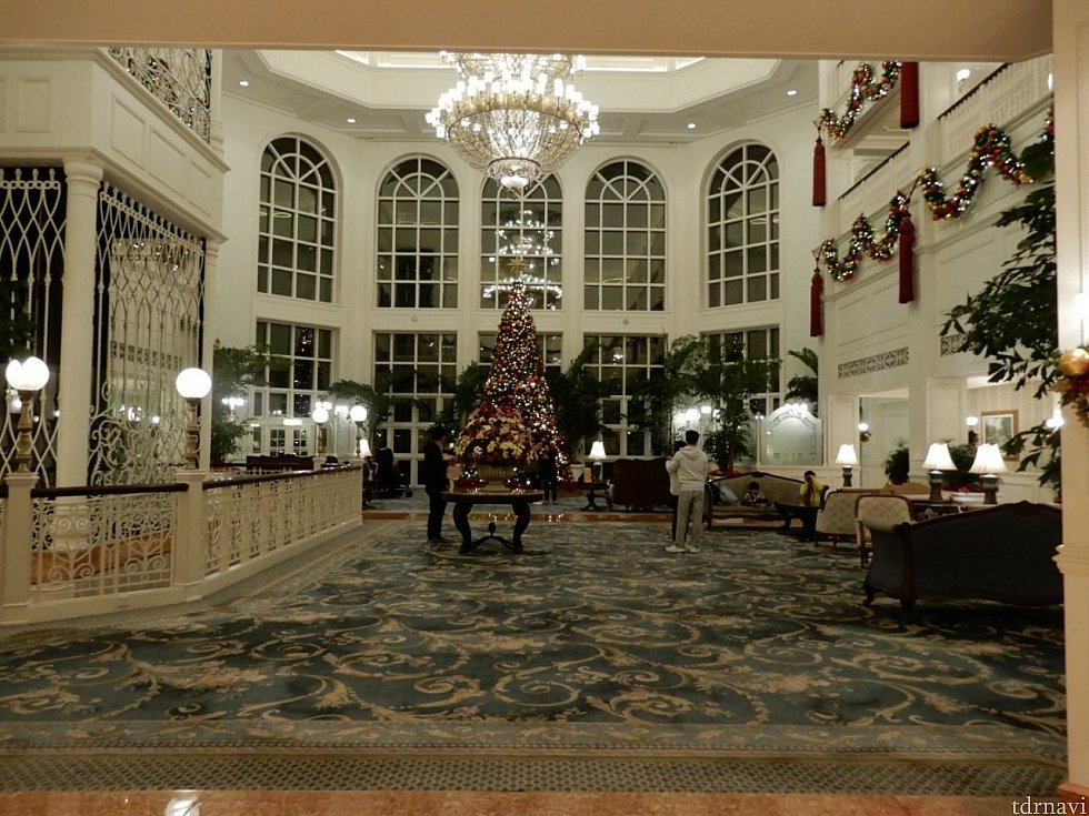 クリスマスシーズンだったので、ホテルのロビーは、クリスマスの雰囲気でロマンチック。