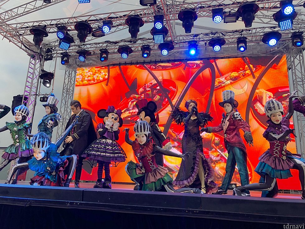 みんなでダンス!ダンサーさんは衣装替え
