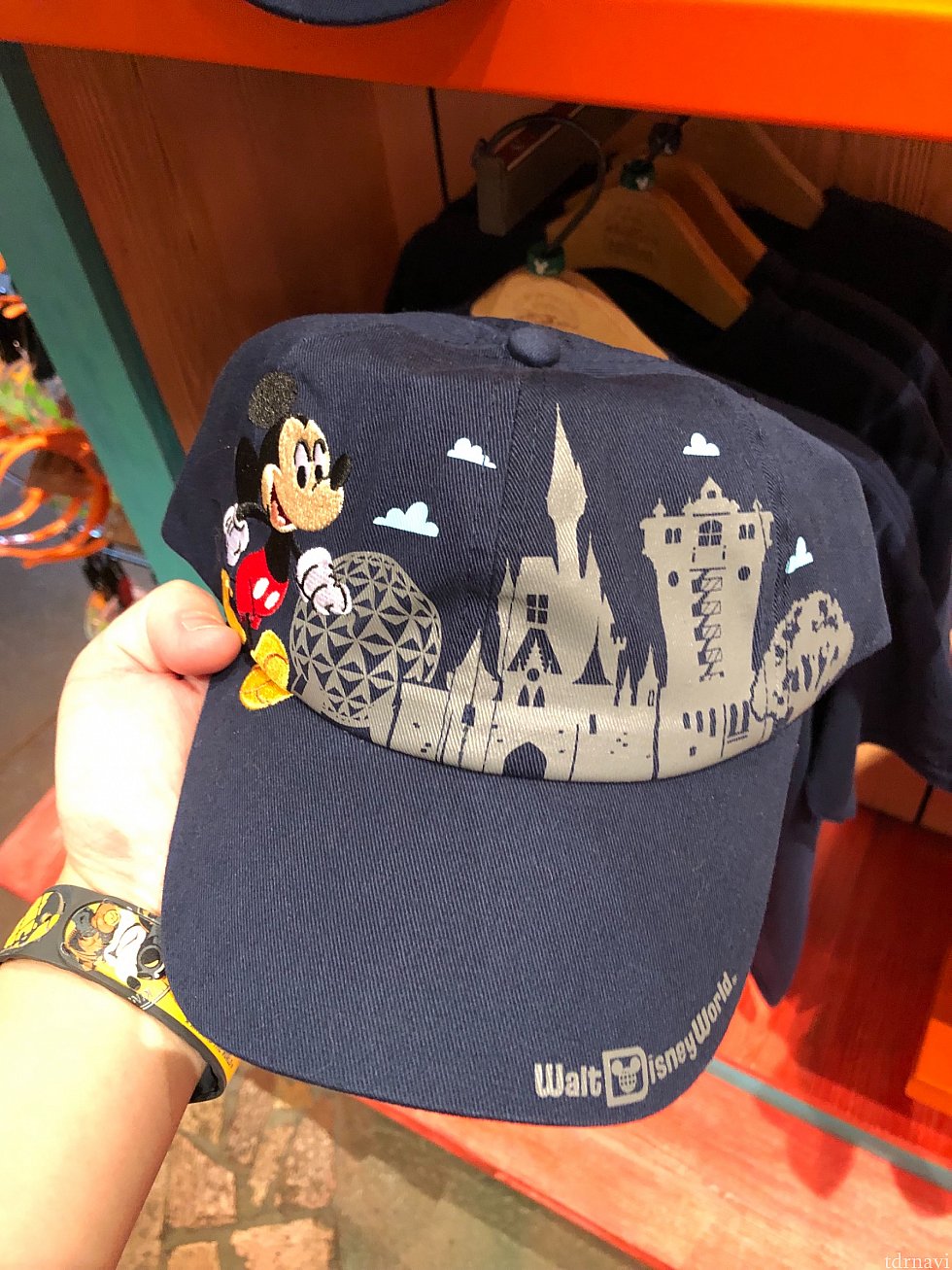 WDWならではのキャップ。