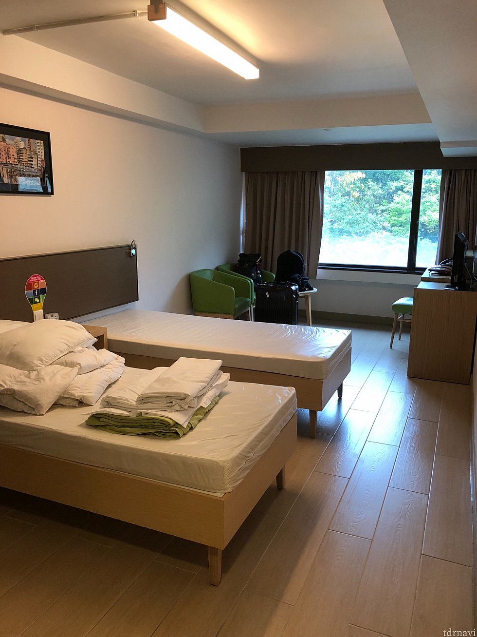 退出時の写真ですみません。こんな感じのお部屋です。充分広いです~。