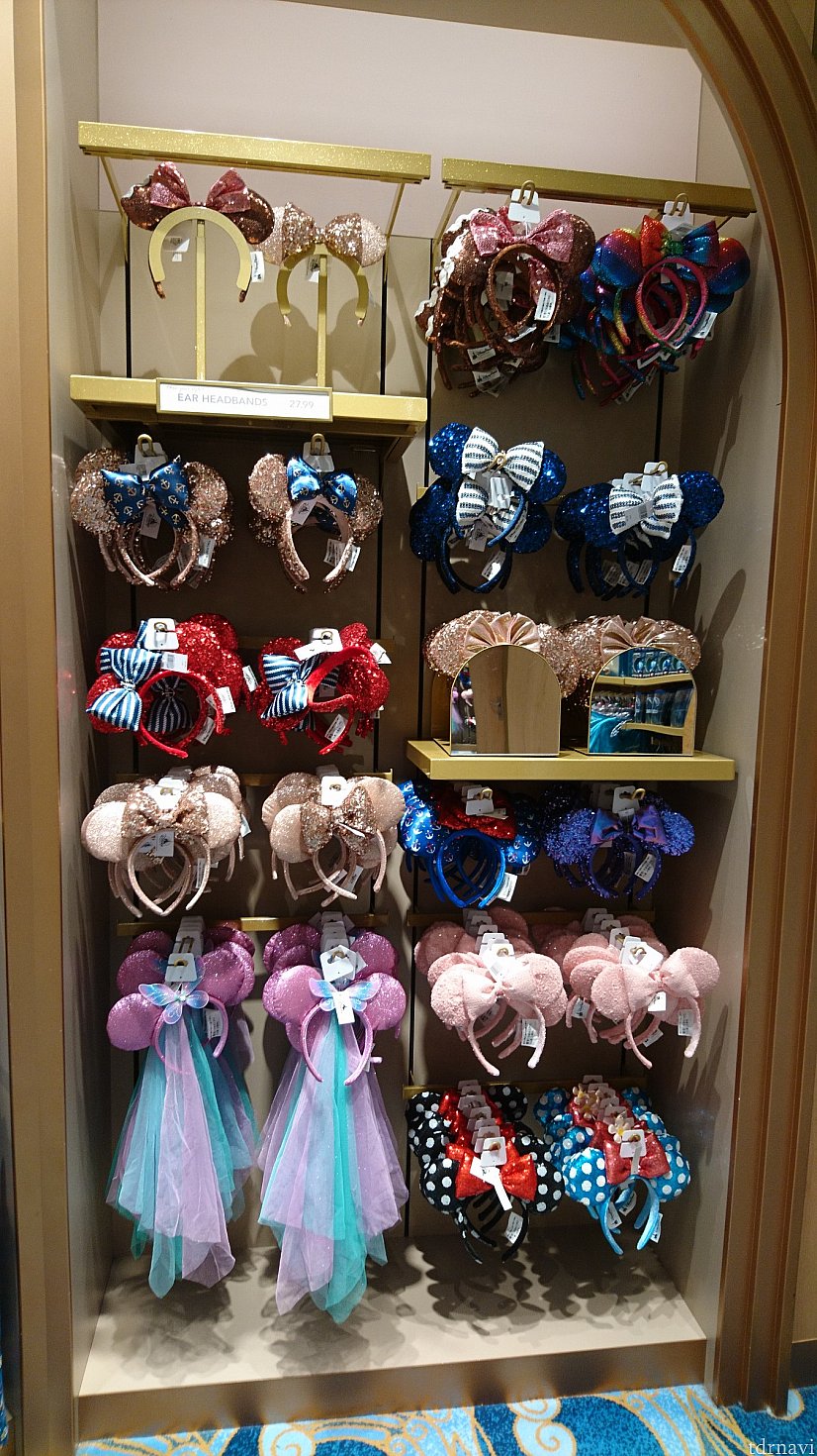 カチューシャの種類が豊富!全て27.99ドルだったとおもいます。