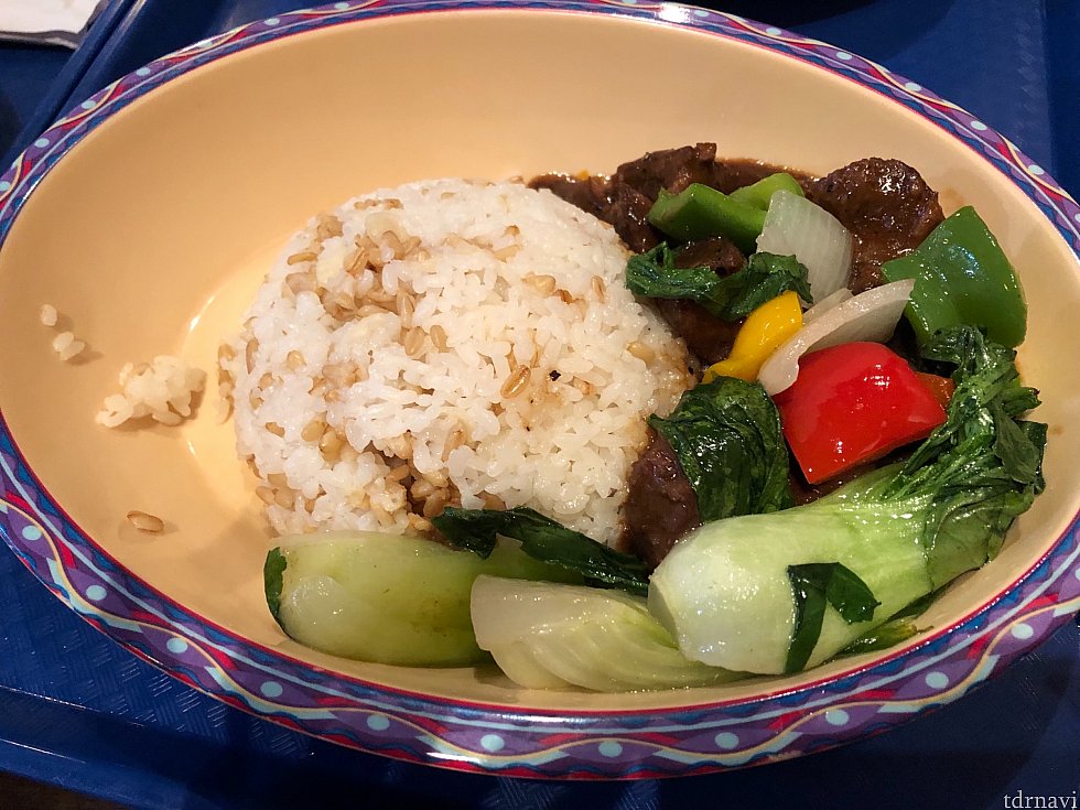 ぱっと見、酢豚のようなものをイメージしてしまたいましたが、視覚的に惹かれたのでチョイスしました。