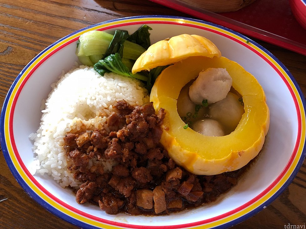 他のメニューだと骨つき肉や殻付きのものが多いので、食べやすいというだけで個人的にはポイント高いです(笑)