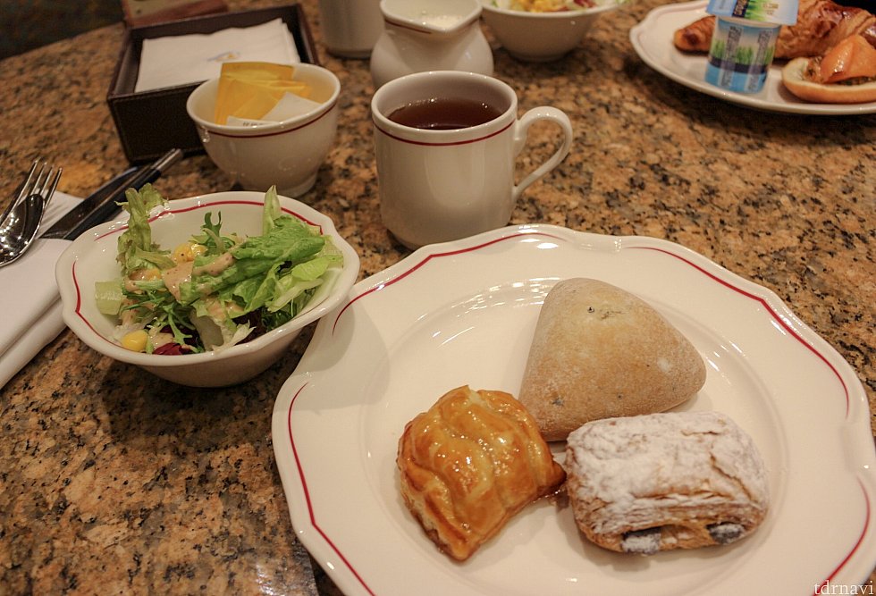 アップルパイがすごく美味しかったです😋
紅茶・珈琲は料金に含まれているようでした。