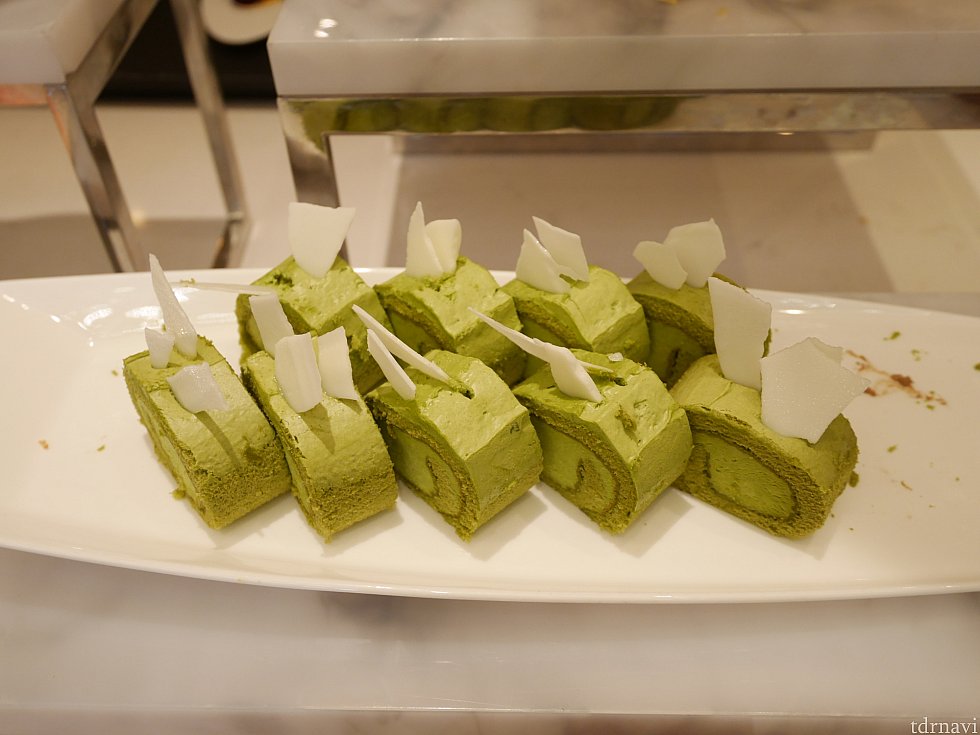 抹茶ロールケーキ