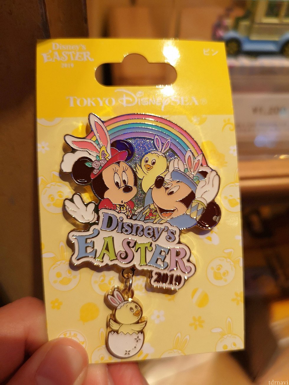 ピンバッジ、1,000円。
