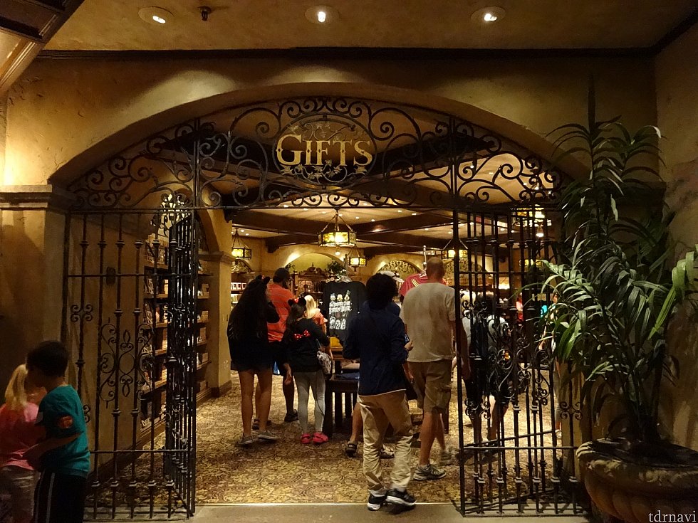 WDWのタワー・オブ・テラーにしかないグッズショップです。