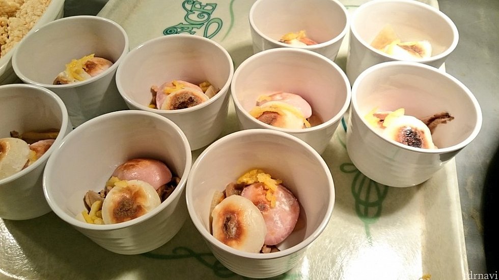 お雑煮はお汁は自分でよそるタイプ