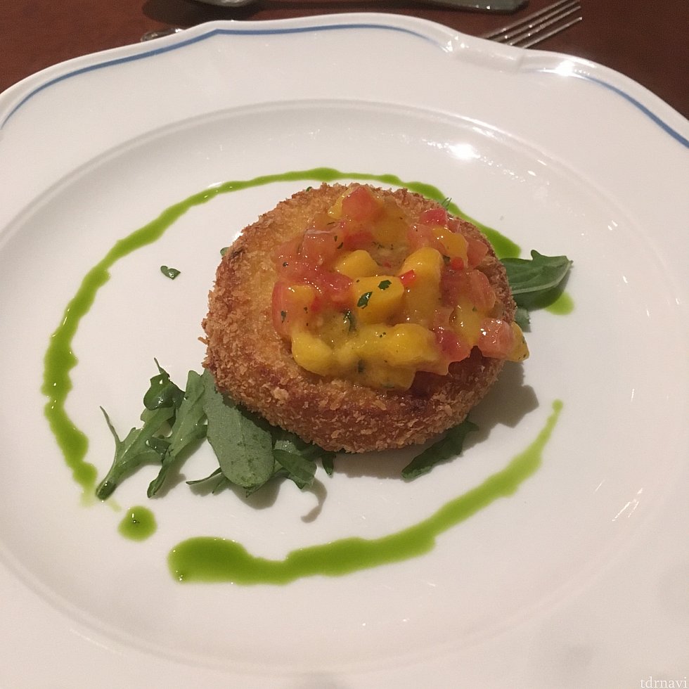 【前菜】Crab Cake Topped with Mango Salsa
naviのクチコミでお勧めになってたので、これにしました。クチコミ通り美味しかったです