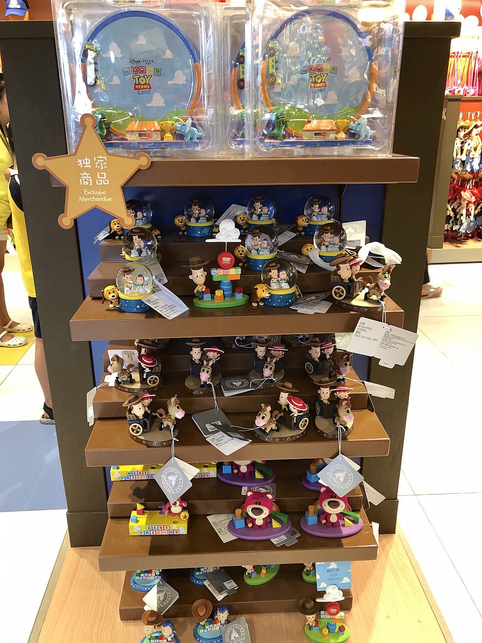 こちらは上海ディズニーオリジナル商品。ラウンドアップの可愛いなぁ