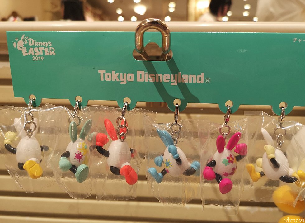 うさたまのチャームセット、2,200円。カラフルでかわいいです!1つ5センチくらいです。