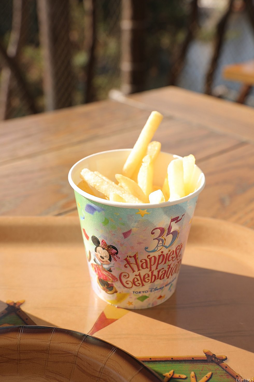 セットのフライドポテトです!
特別感はありませんが安定した味ですよ♪
カメラ設定
SS 1/50
F 4.0
ISO 1000
WB K5200
