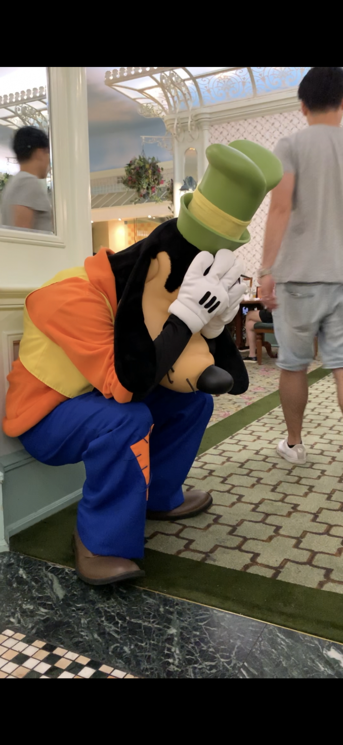 キャストさんに怒られて落ち込んでました。笑