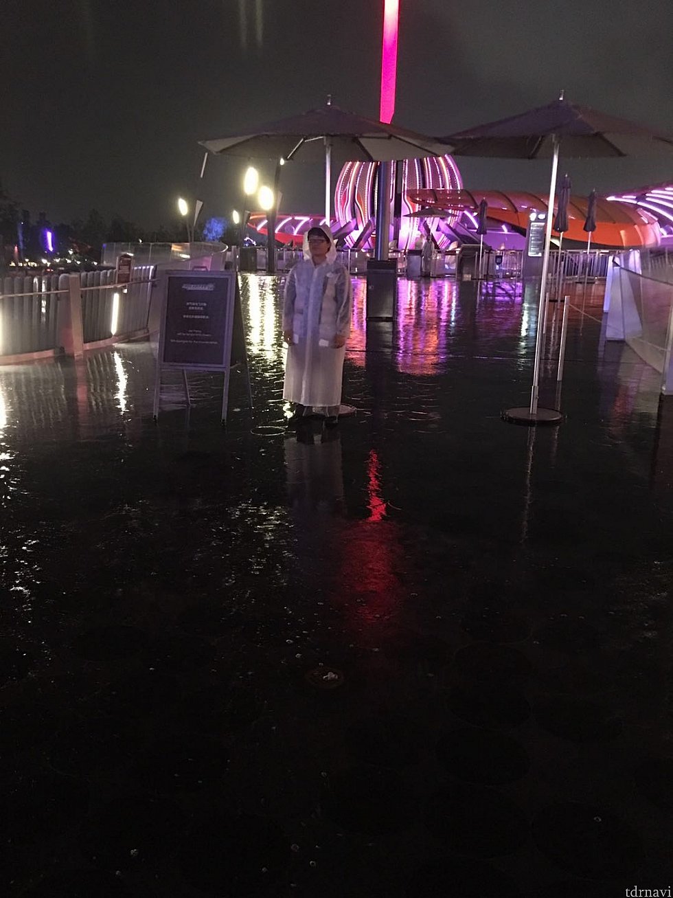 激しい雨でジェット・パックも運行を中止していました☔️