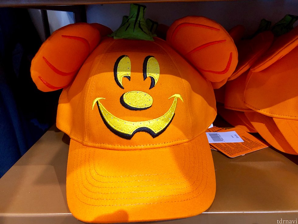 ミッキーパンプキンキャップ。$34.99