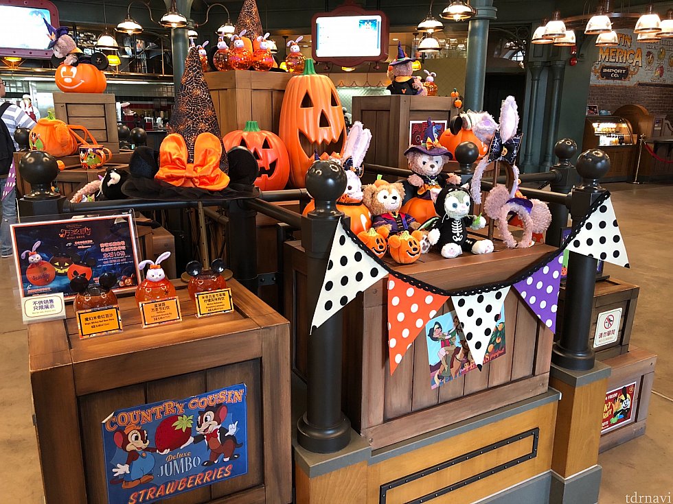 店内にはハロウィンの飾り