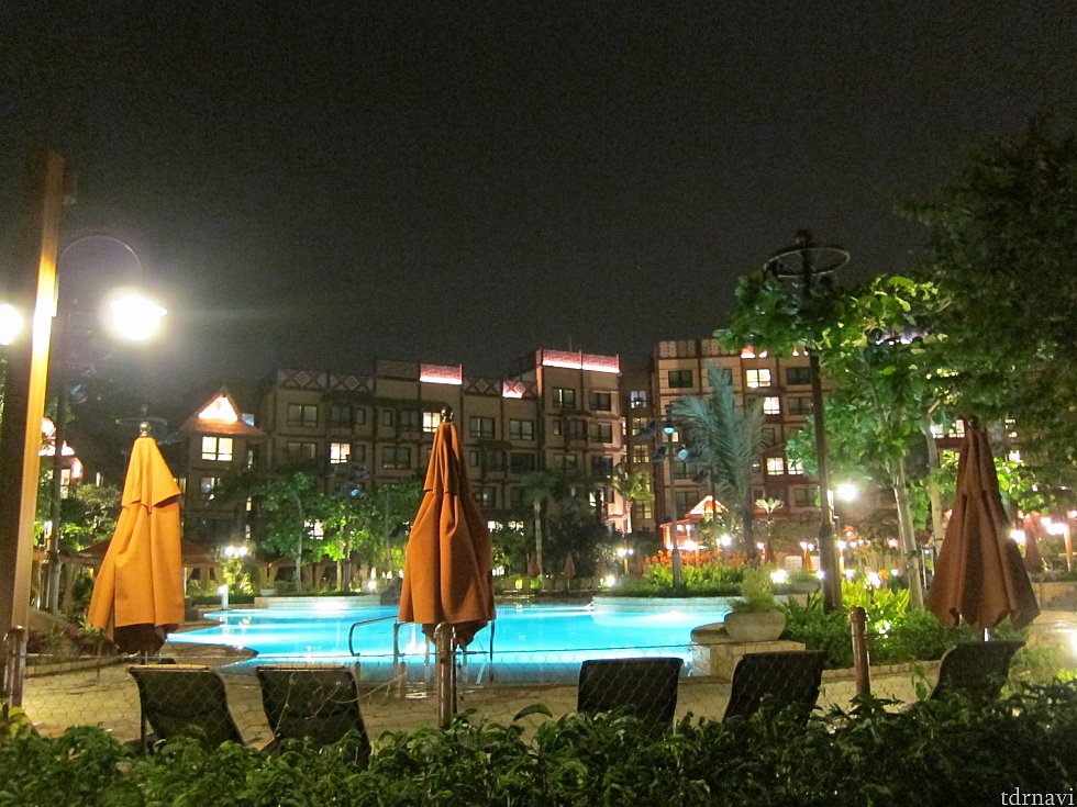 夜のプールも雰囲気が良かった。