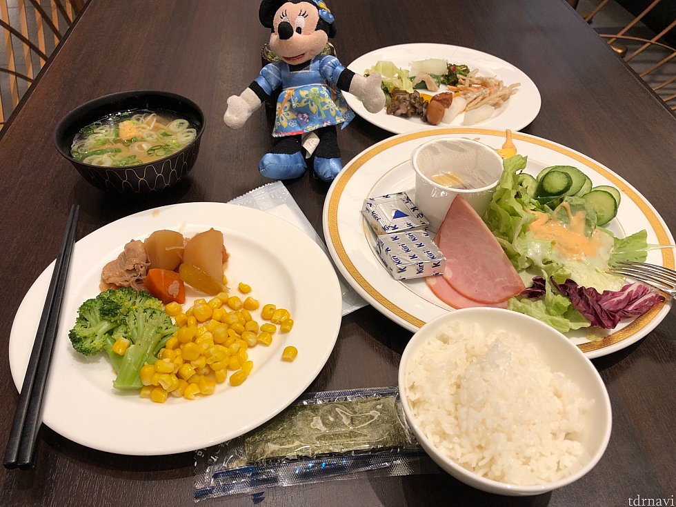 セレブリオラウンジで朝ごはん