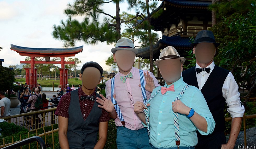 僕らも日本館で写真撮影してみました。来年はもっときちんと用意して臨みたいです!それでも何人かゲストに、イベントの質問を受けたり写真をお願いされたりする珍しい体験が出来るんです。
