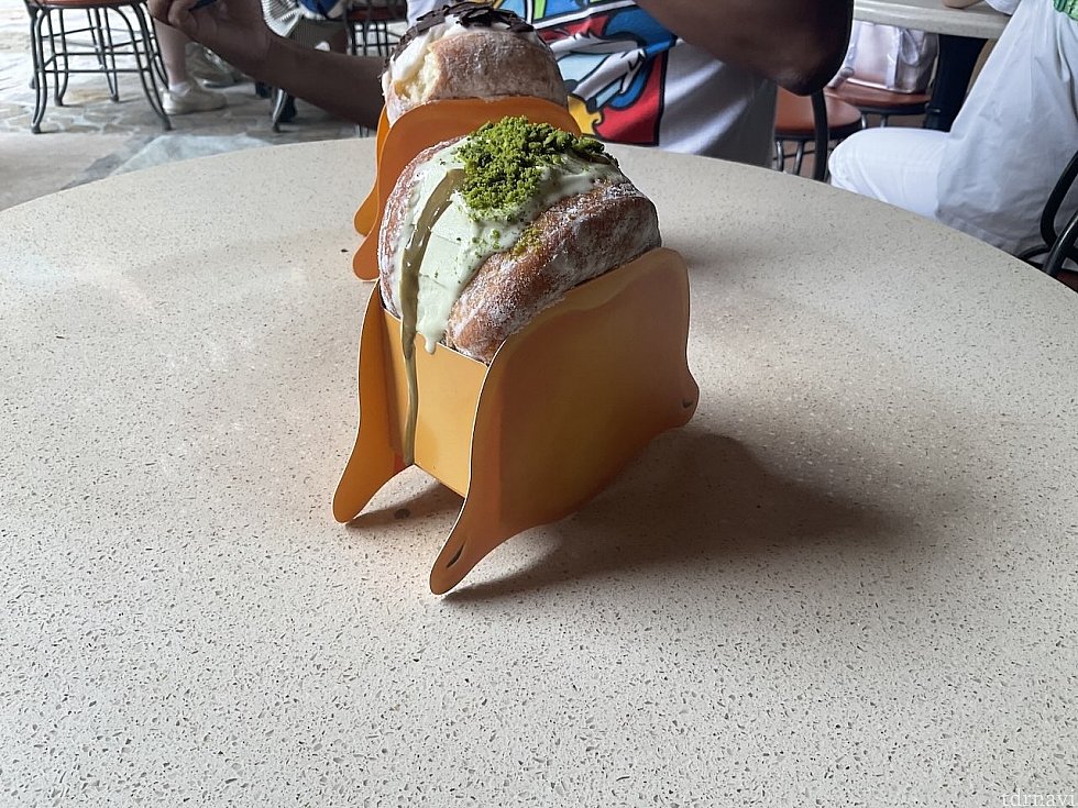 でもって頼んだのがこちら。ケースがドナルドのくちばし…！