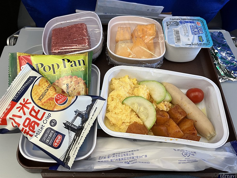 機内食！スナックはお持ち帰りしましたが完食できる量でした😋