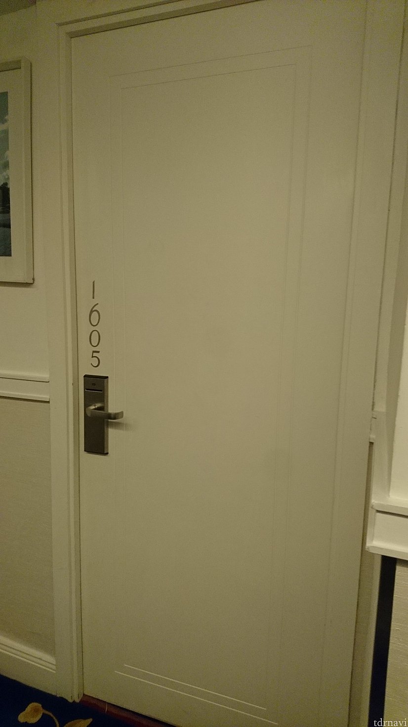 エレベーター出てすぐお部屋でした💦