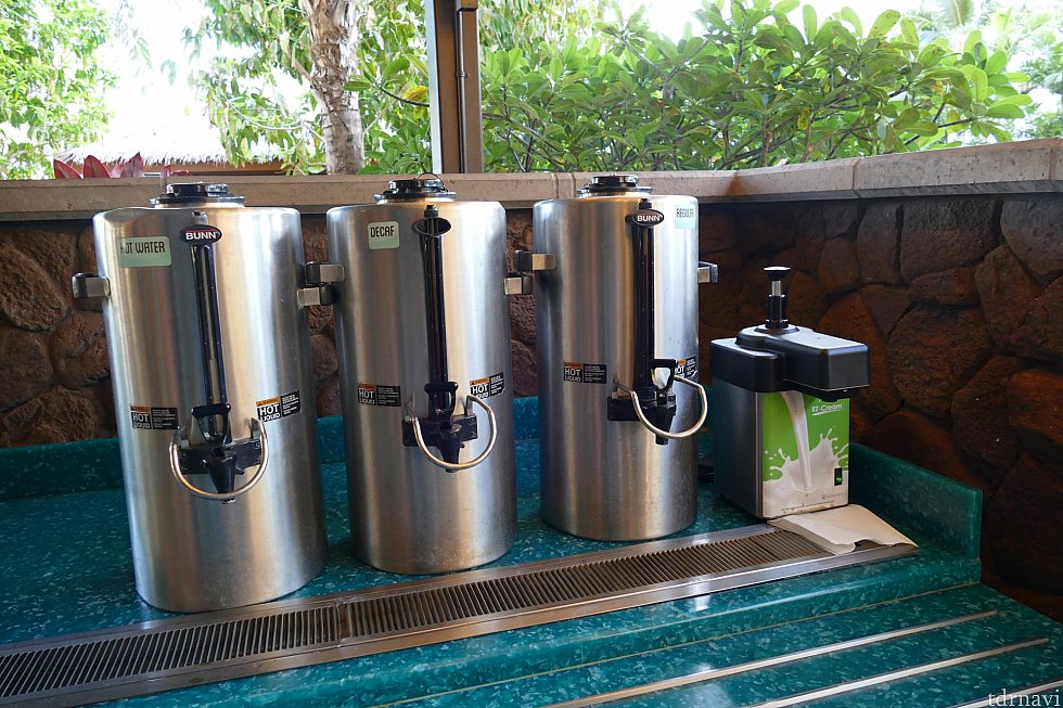 温かいお飲み物コーナー