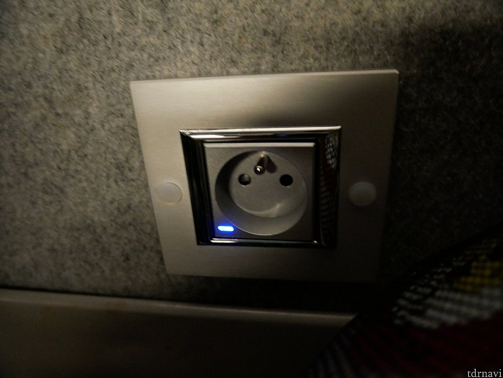Cタイプのプラグがあれば充電も可能です。10分ですが…。