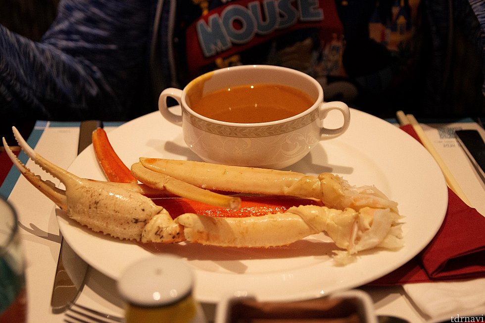 カニが一番美味しかった。スープはロブスタースープ。