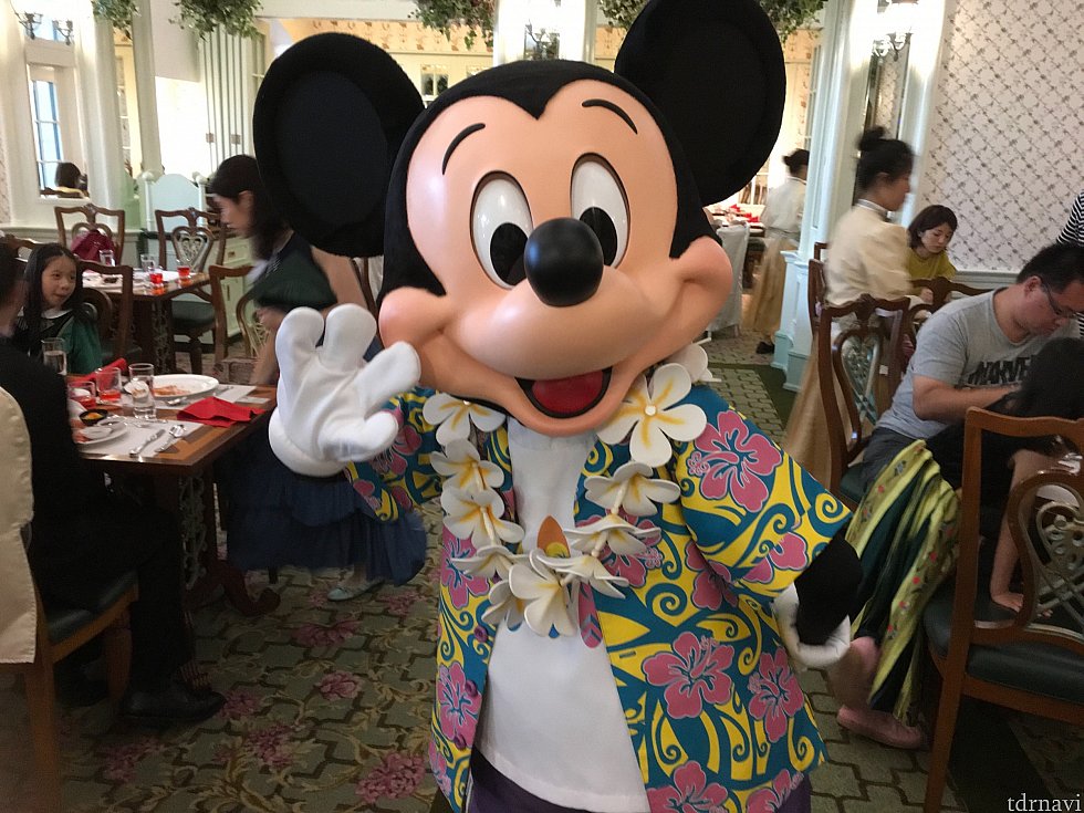 そして肝心のキャラクター。ミッキーはサービス精神旺盛!