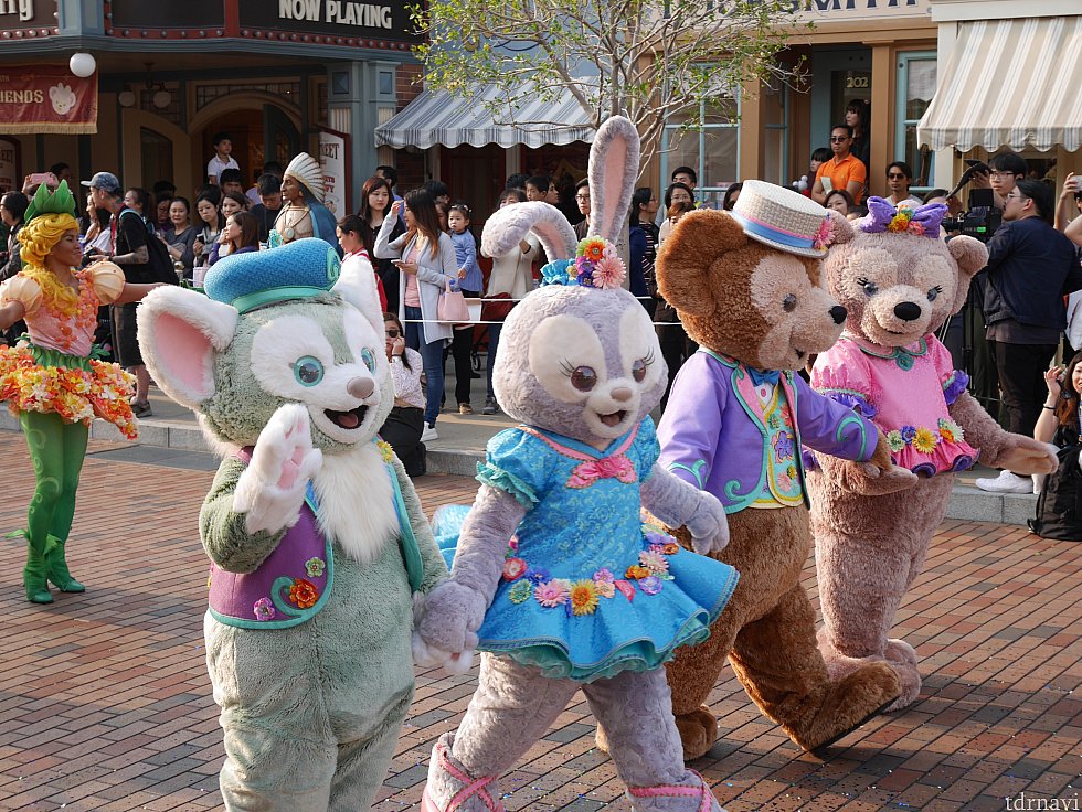 ダッフィーたちも今年はイースターコスチュームでかわいい😍