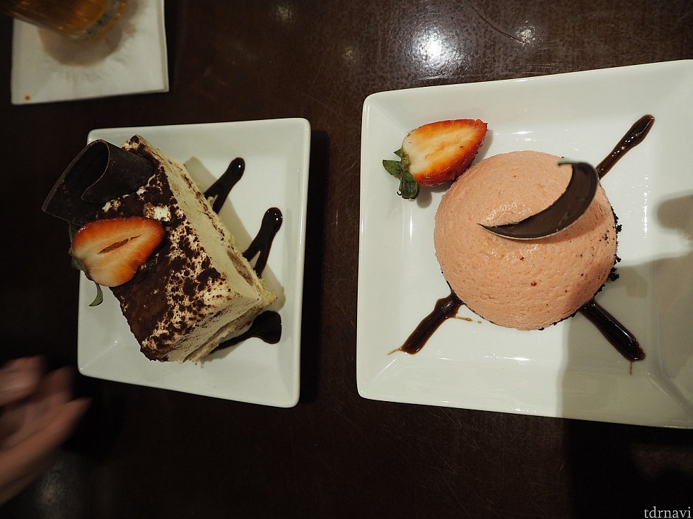 デザートはチーズケーキとティラミスを頼みました!
ティラミスのレディフィンガーがよく分かりませんでしたが、どちらもねっとり濃厚で美味しいですが量が多いのでくどいと思います。いちごがさっぱりしていて良かったです。