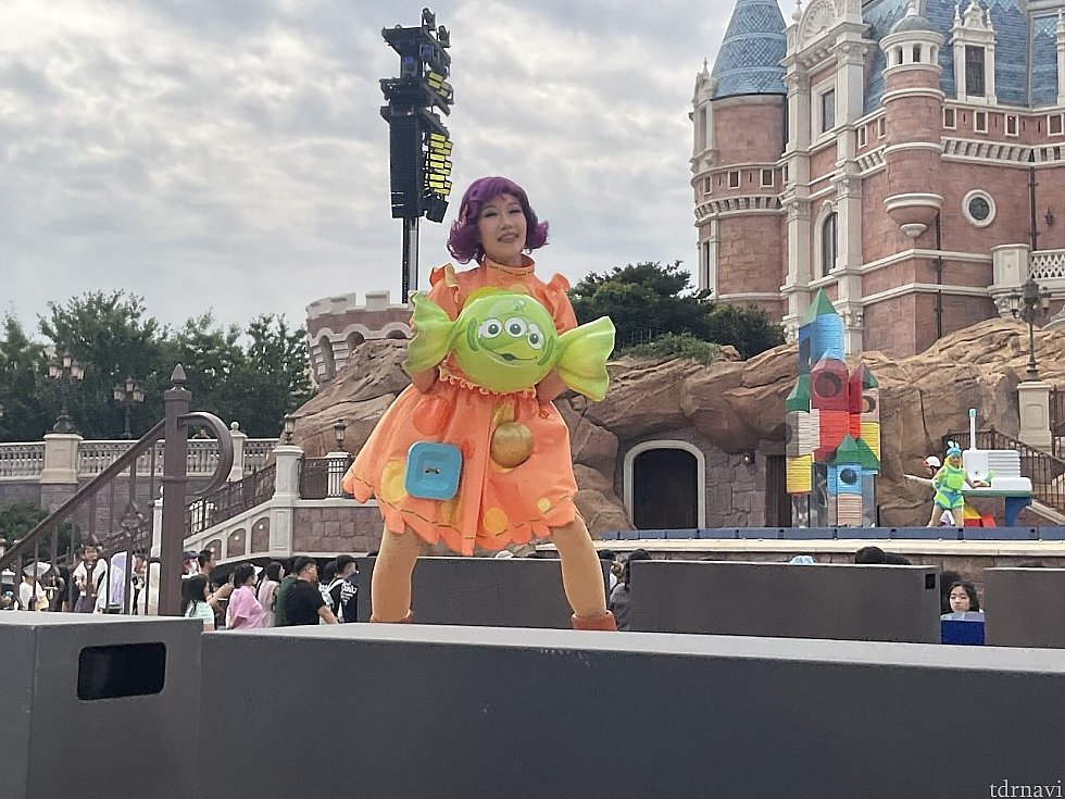 こちらのダンサーさんもかわいらしい