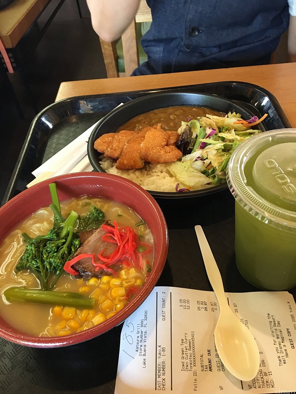 チキンカツカレーと豚骨ラーメン