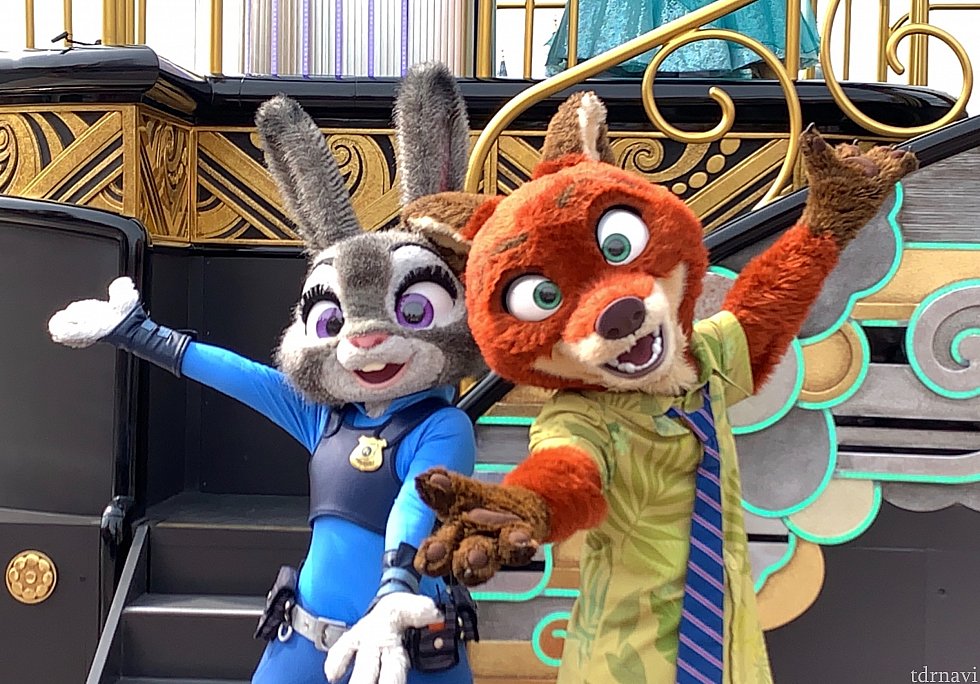 ジュディとニックの決めポーズもしっかりと!