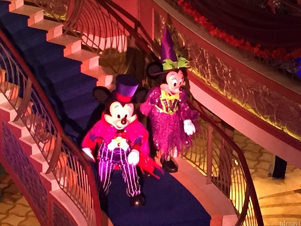 ハロウィンショーのミッキー&ミニー