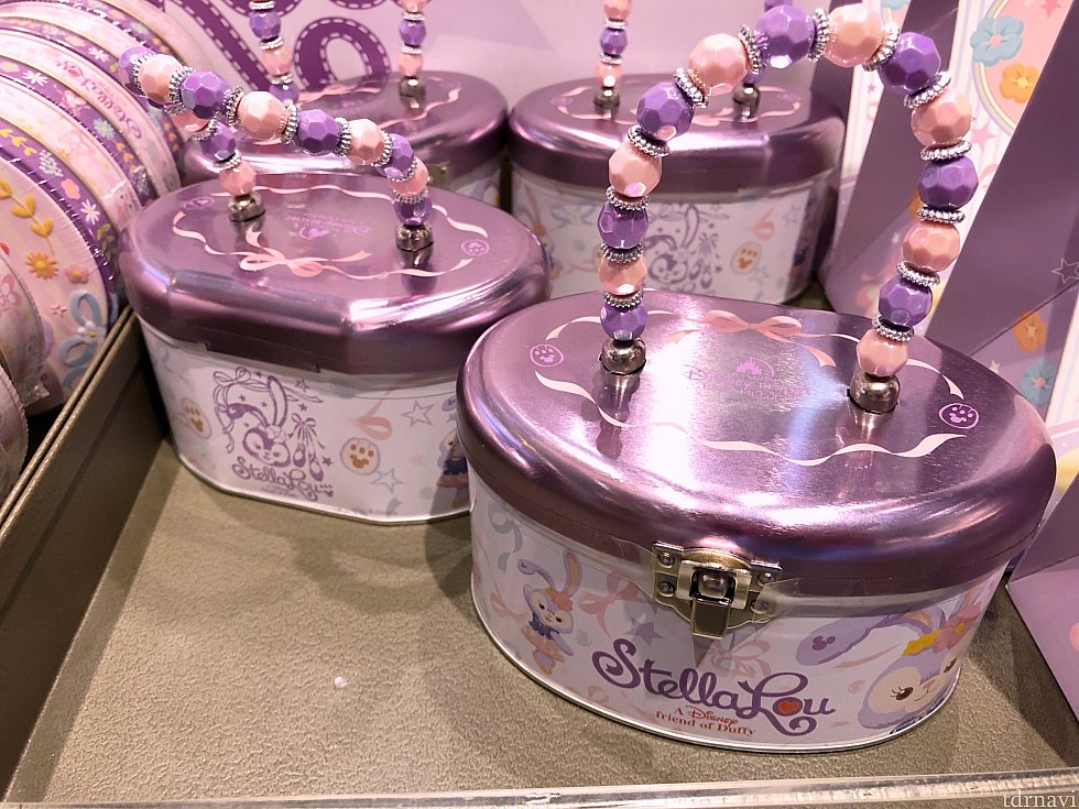 バッグ型の可愛いお菓子缶 69元。軟らかい飴って書いてあったので、グミかソフトキャンディー?