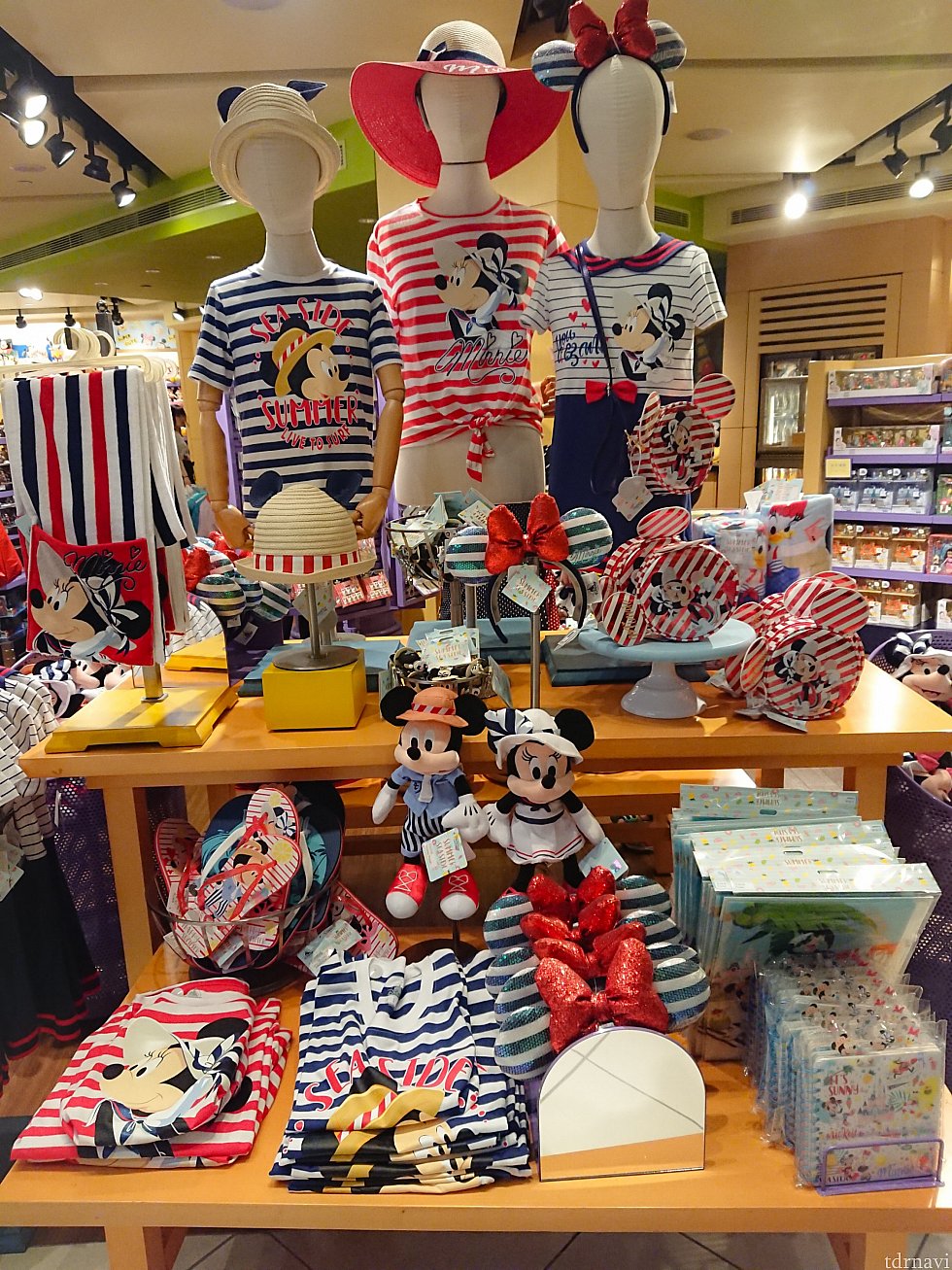 夏コスモチーフの新しいグッズ!とっても可愛いです♡
Tシャツもお高くなくお洒落でおすすめです。ミニーの前縛りTシャツは189元でした🥰