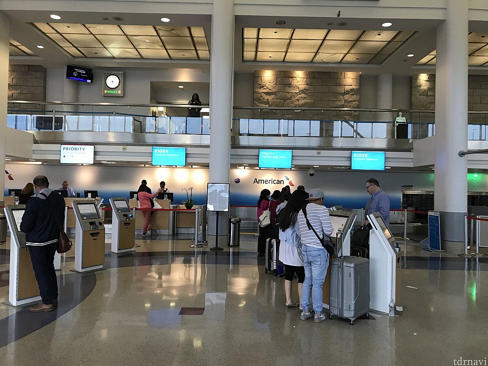 LAX T4