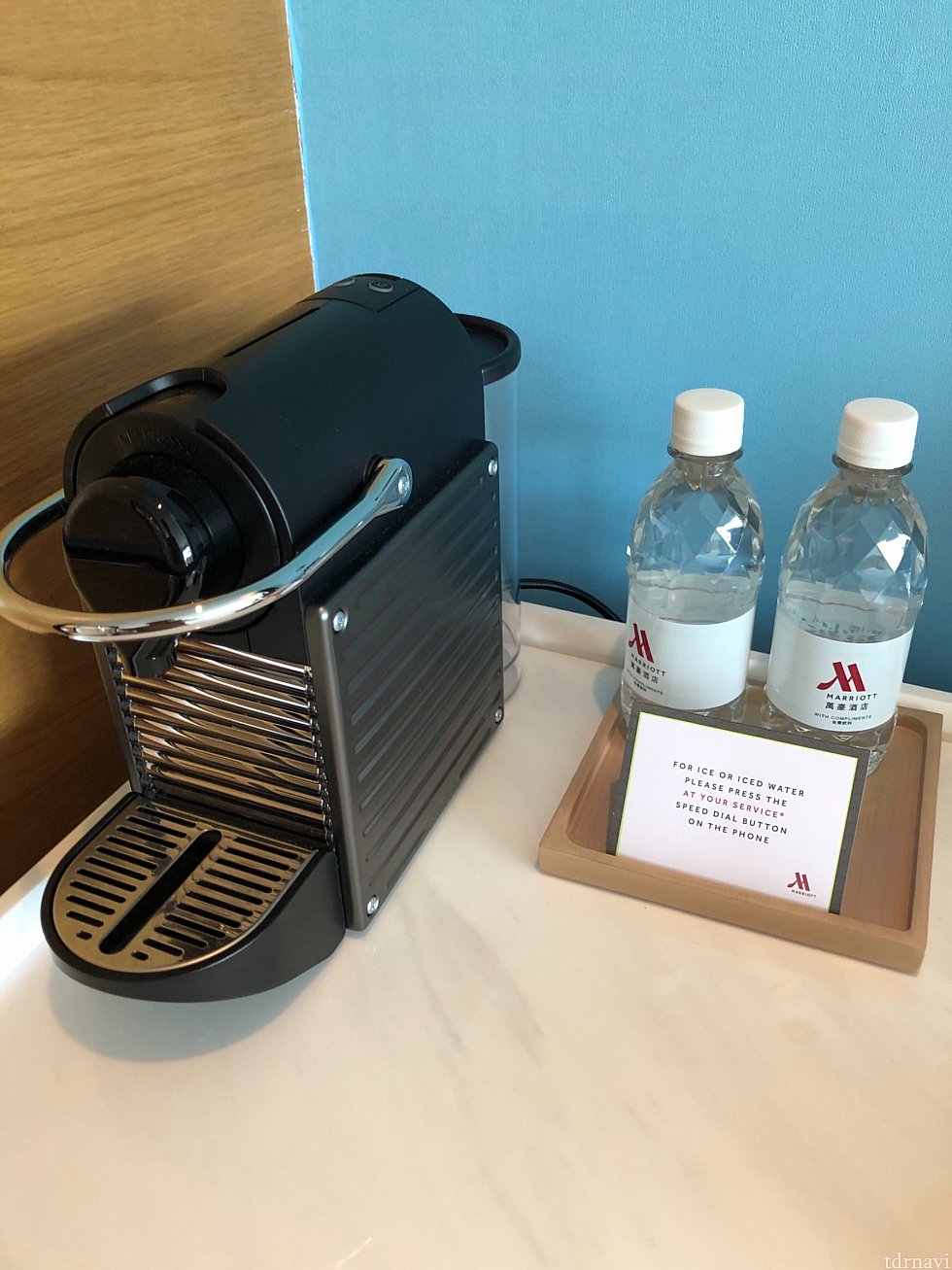 お水二本は無料。ネスプレッソも飲めます。