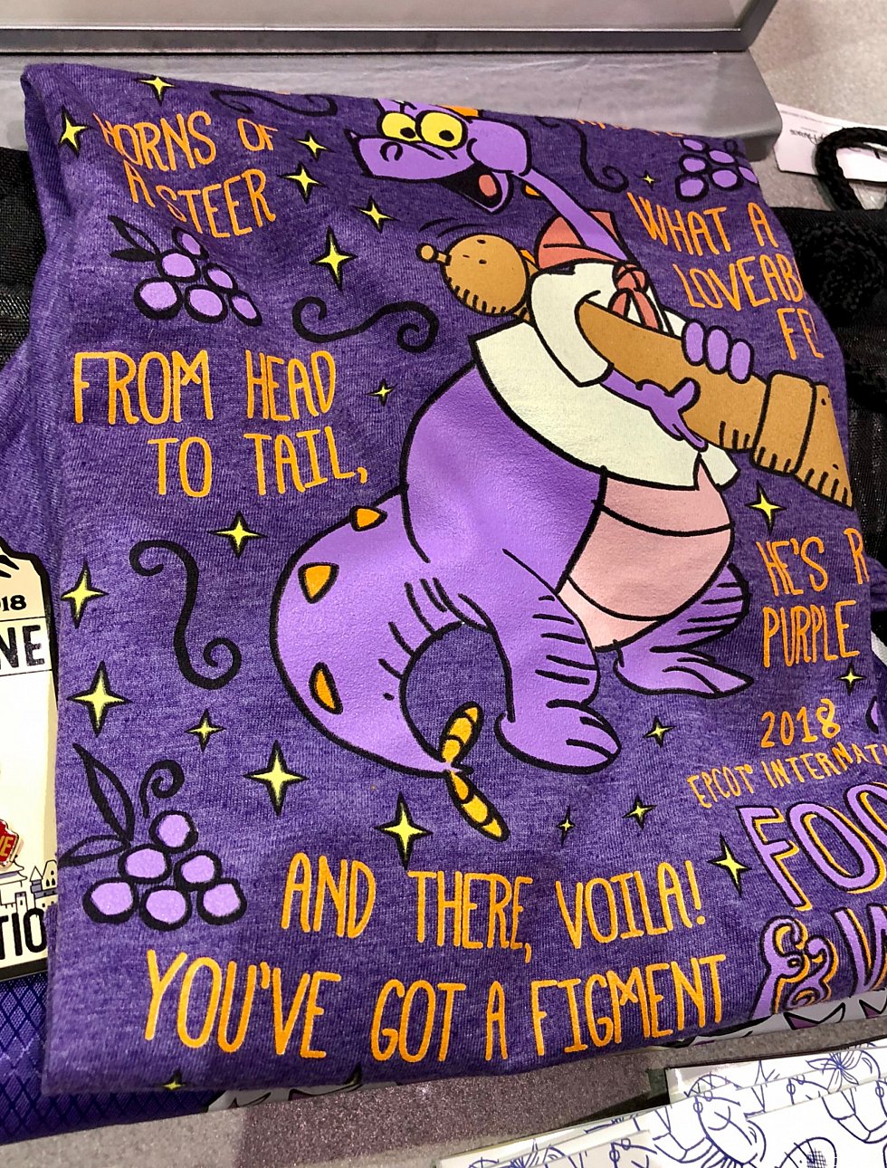 やっぱりパスホルダーにはフィグメントファンが多いんでしょうね。フィグメントのTシャツ。「広げて良いですか?」と聞けなくて、こんな写真です。すみません。$27.99
