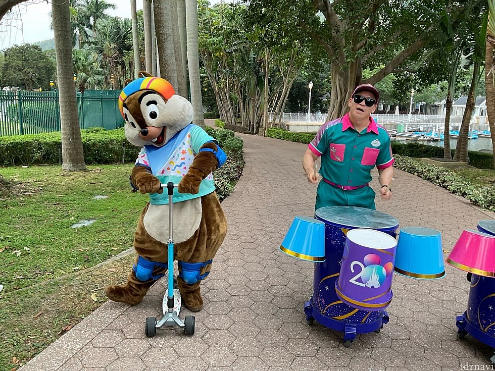 チップ！インスピレーションレイク開園前なので、会えるのはマラソン参加者のみです