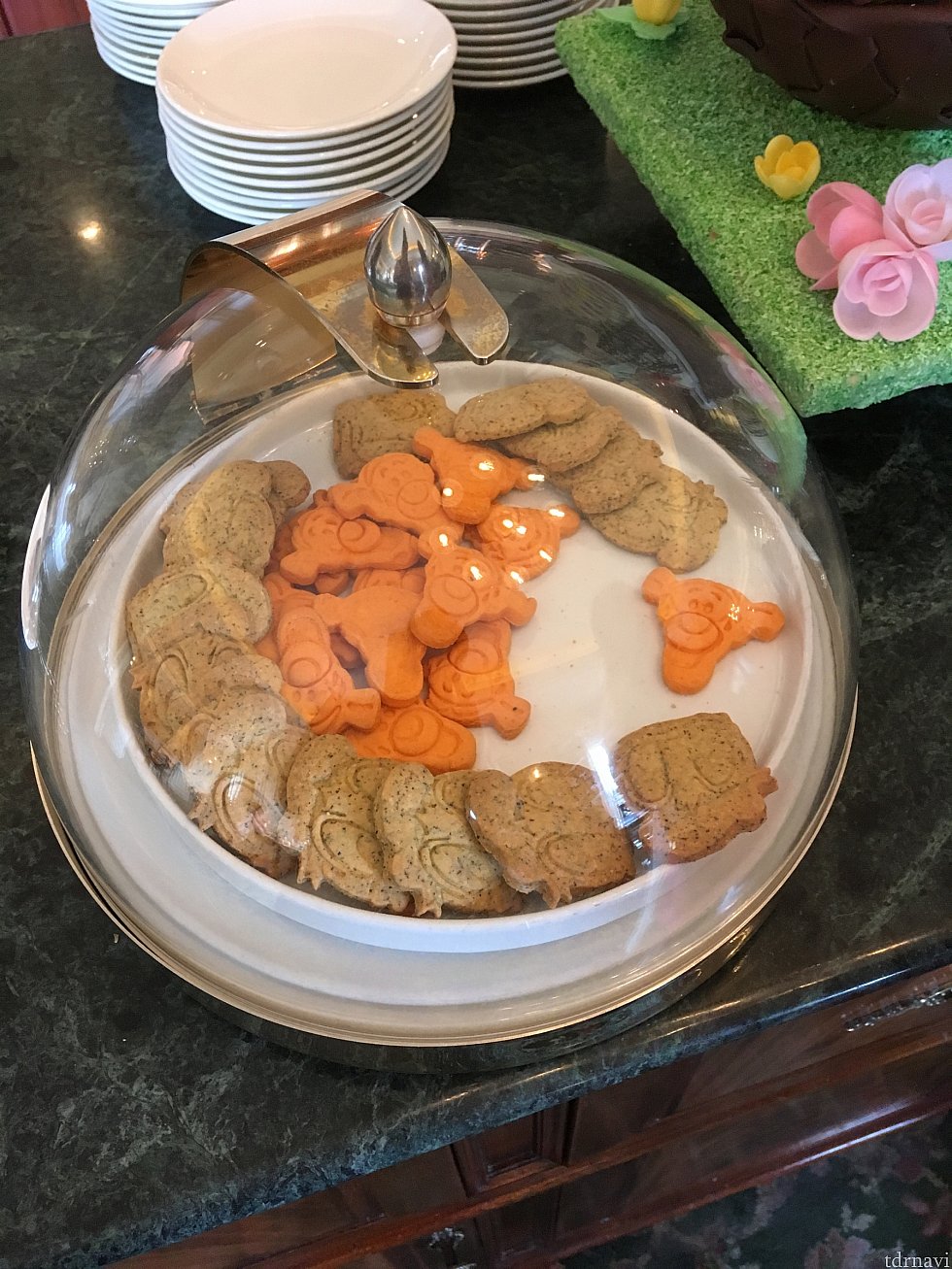 通常時間はクッキーなどちょっとしたお菓子が。クッキーが妻は非常に気に入っていた。美味しい。タイミングによって形と味に変化も。