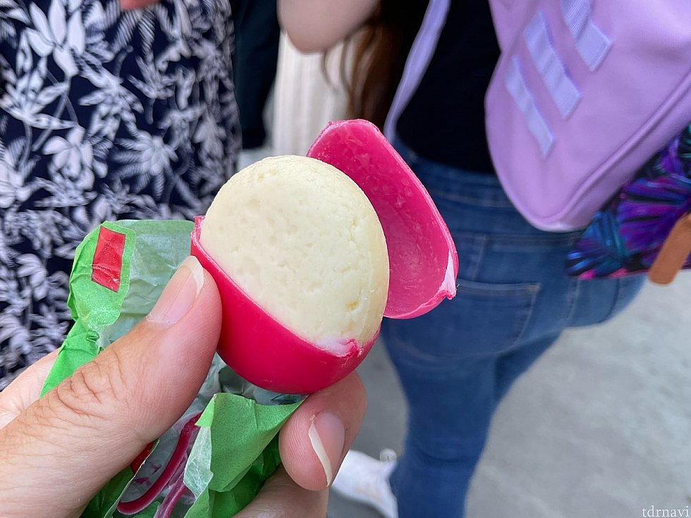 クルンとむいたら普通のチーズでした…あぁびっくり