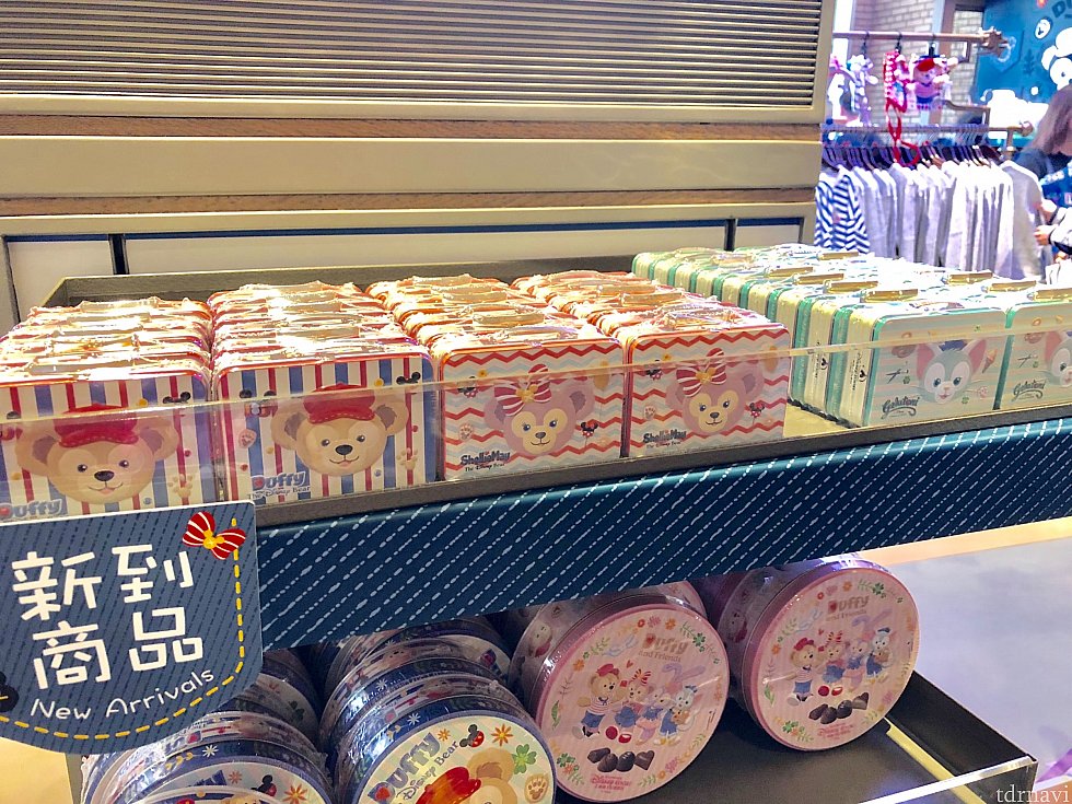 缶が可愛いお菓子♡上のは各39元。
