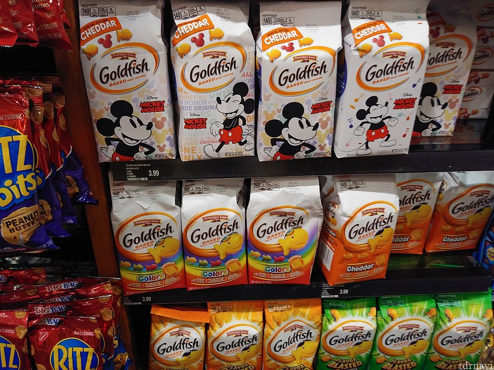 ディズニーリゾートが近いのでディズニーとのコラボ商品もワイキキより多く見かけました。