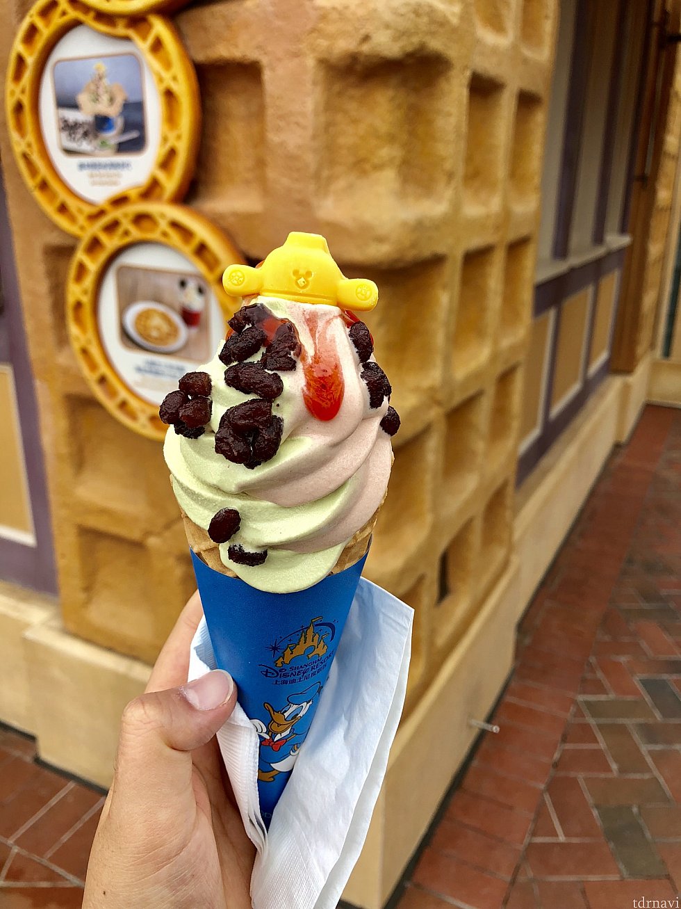 ニューイヤーソフト 45元。
黄色いチョコは財神?
