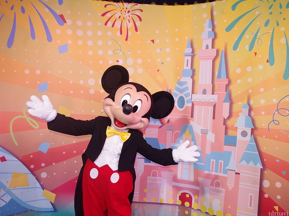 ちなみにミートミッキーはこの時点でまだ誕生日バージョンでした!
13時ころ行きましたが安定の10分待ち♡