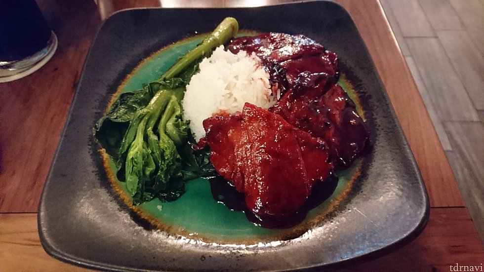 甘辛く八角がきいていました。かなり味付けは濃いです。